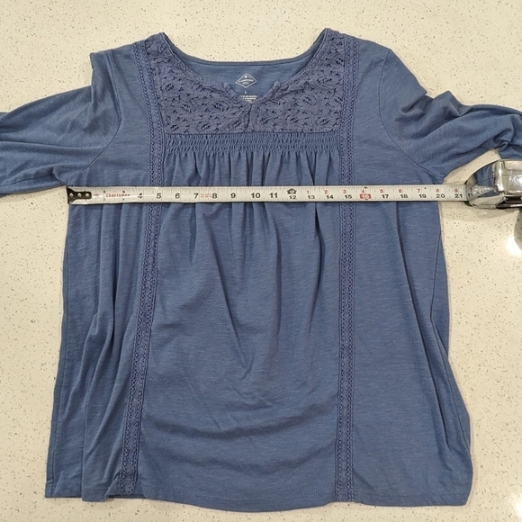 St. John's Bay women's blue long sleeve top blouse, lace at front, size Large - Picture 3 of 6
